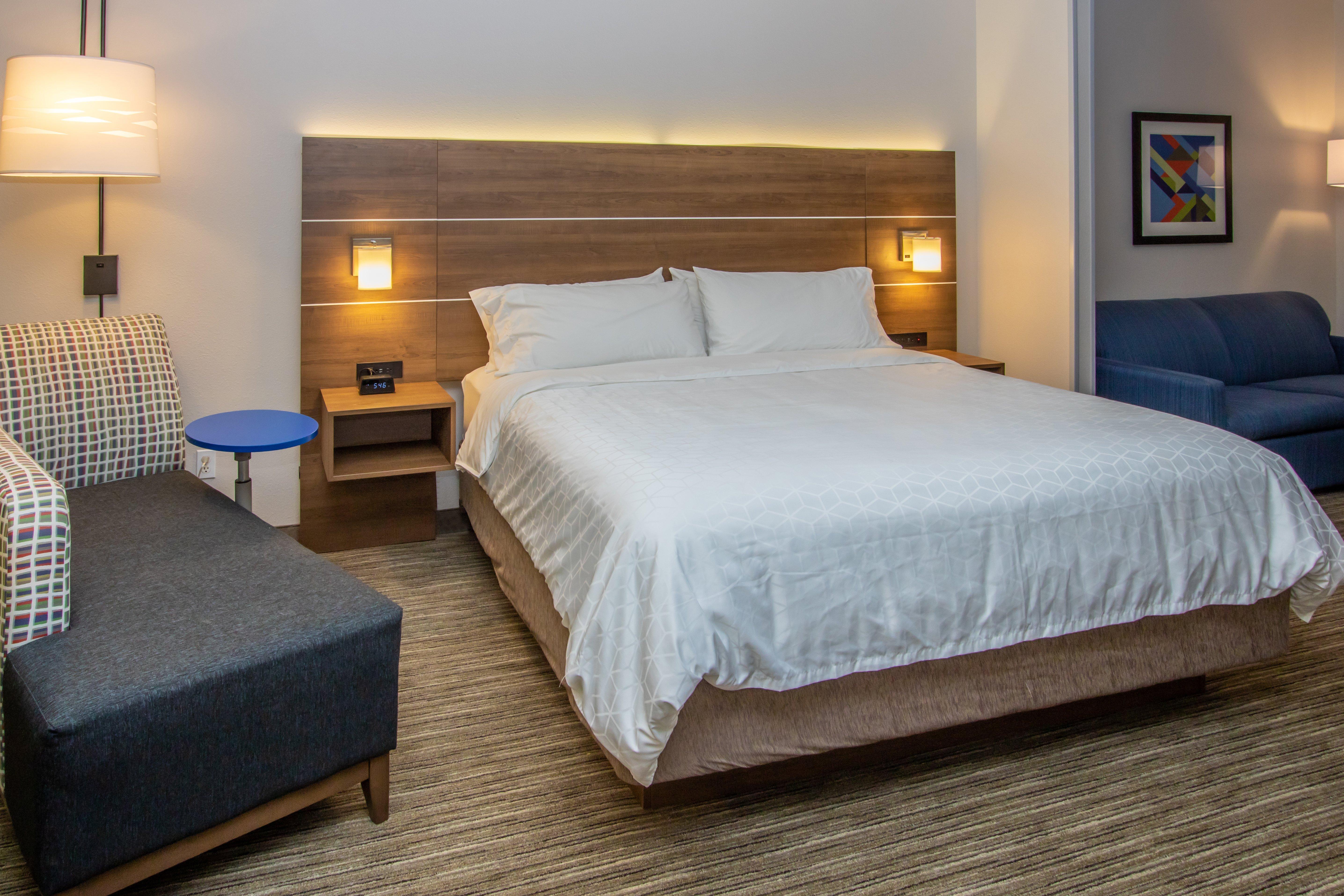 Holiday Inn Express Hotel & Suites Roseville - Galleria Area, An Ihg Hotel Bagian luar foto