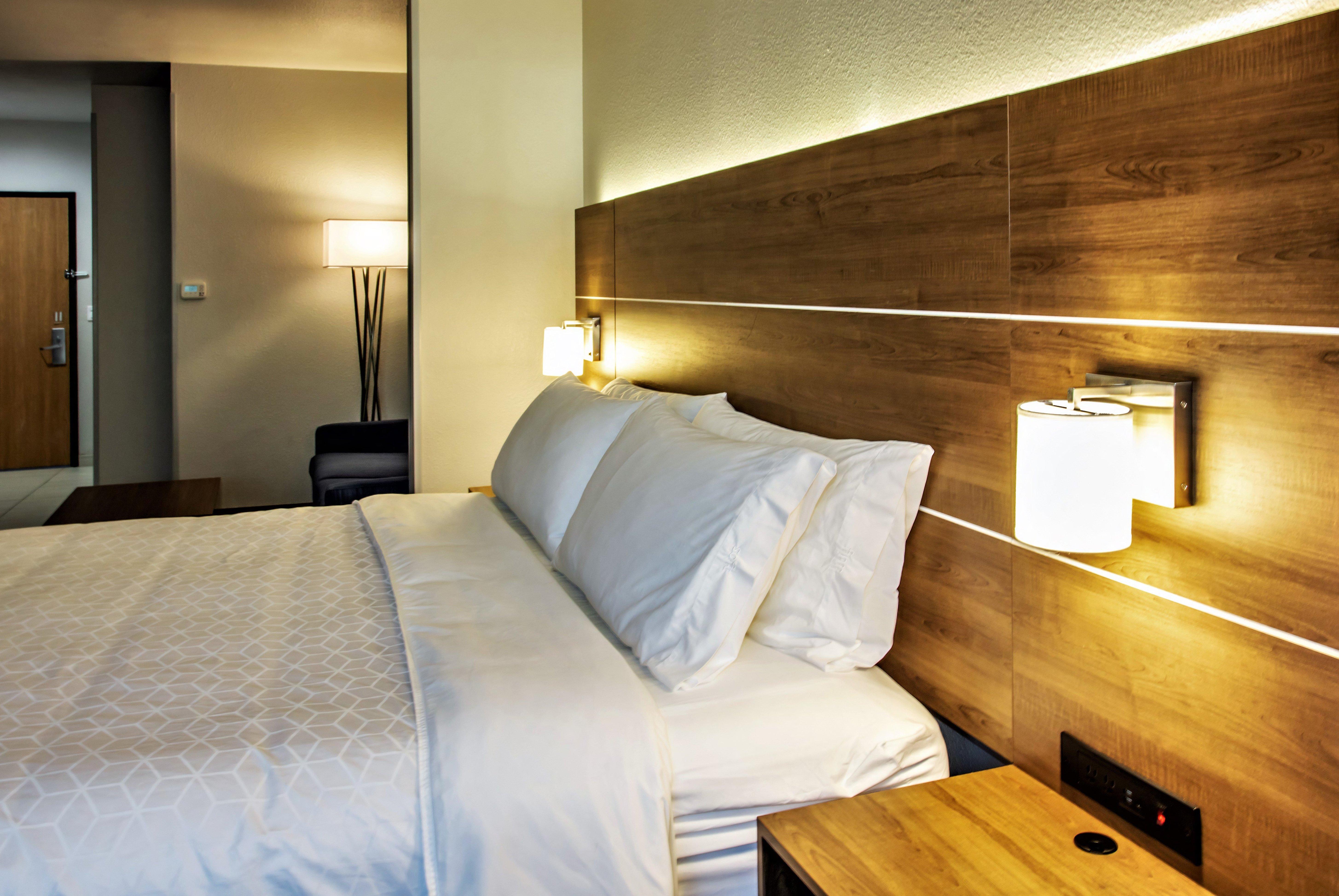 Holiday Inn Express Hotel & Suites Roseville - Galleria Area, An Ihg Hotel Bagian luar foto