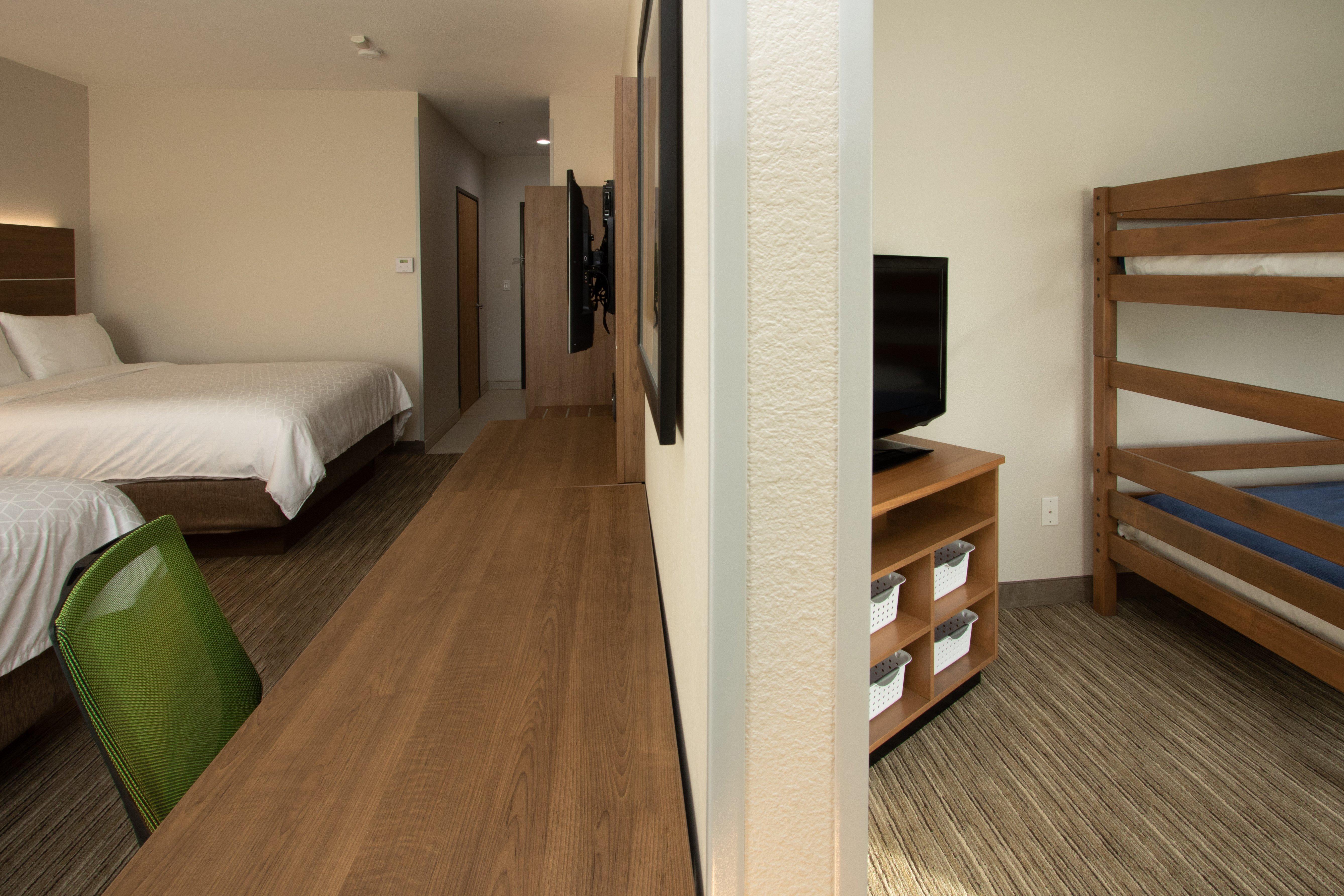 Holiday Inn Express Hotel & Suites Roseville - Galleria Area, An Ihg Hotel Bagian luar foto