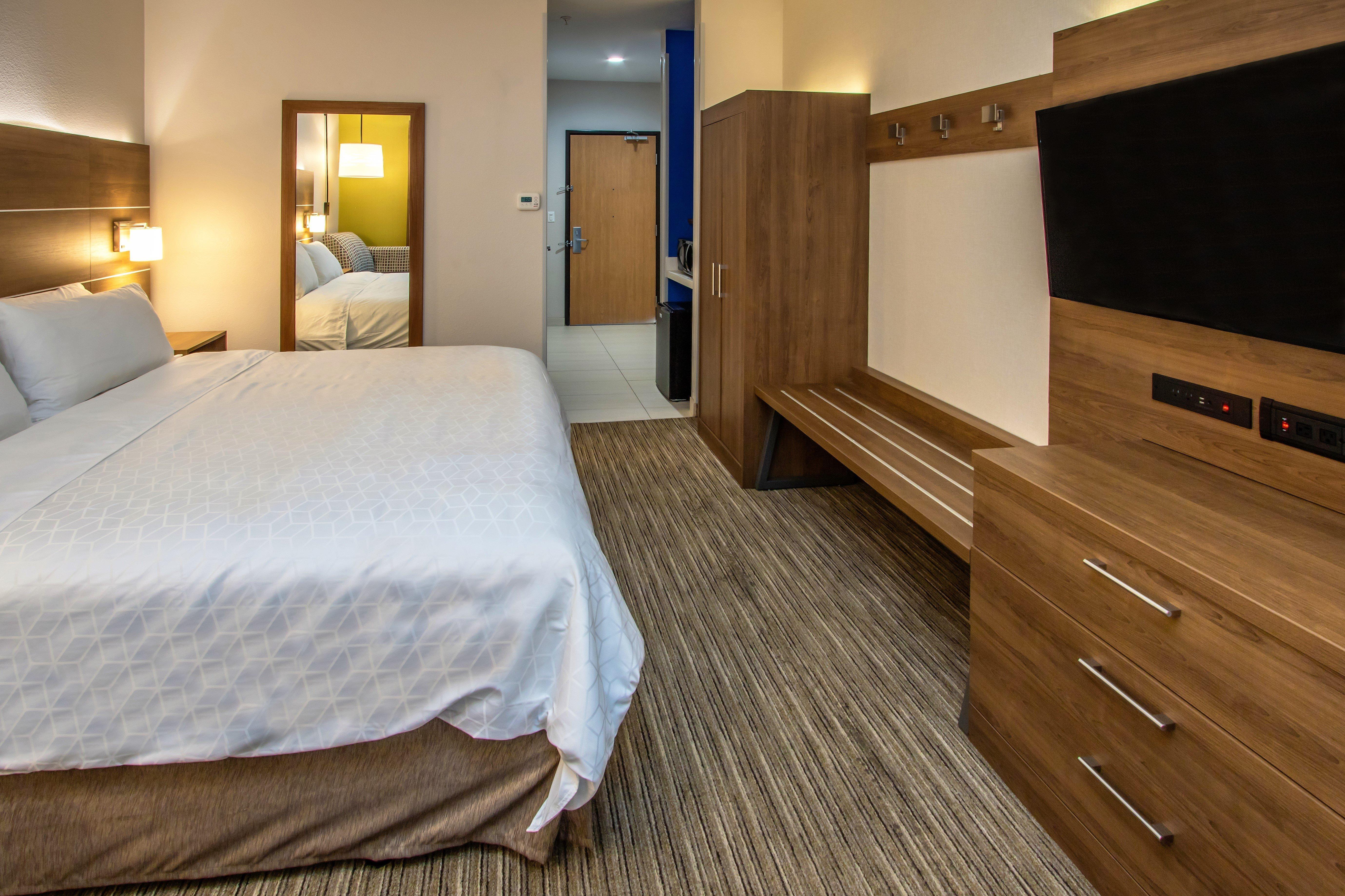 Holiday Inn Express Hotel & Suites Roseville - Galleria Area, An Ihg Hotel Bagian luar foto