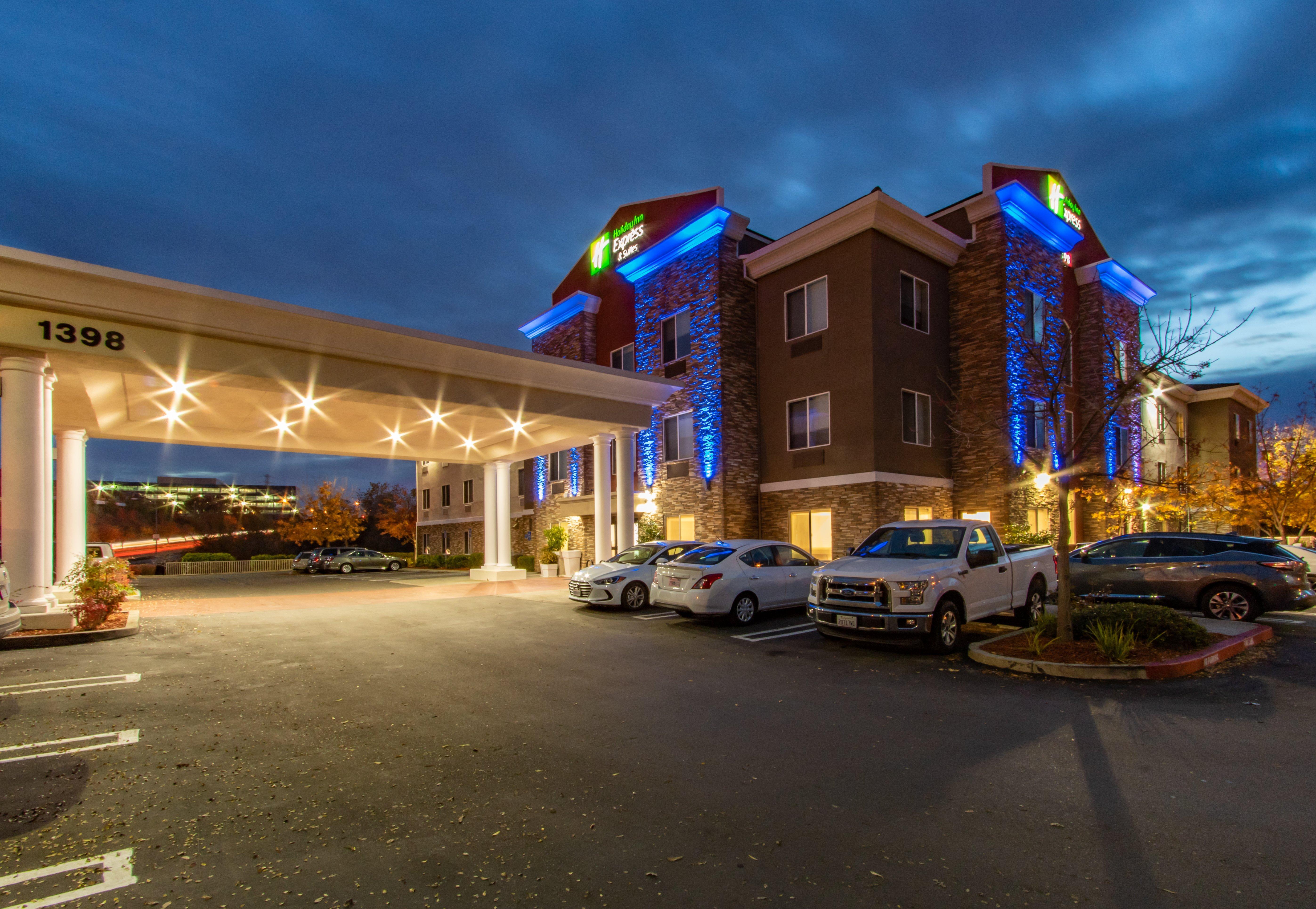 Holiday Inn Express Hotel & Suites Roseville - Galleria Area, An Ihg Hotel Bagian luar foto