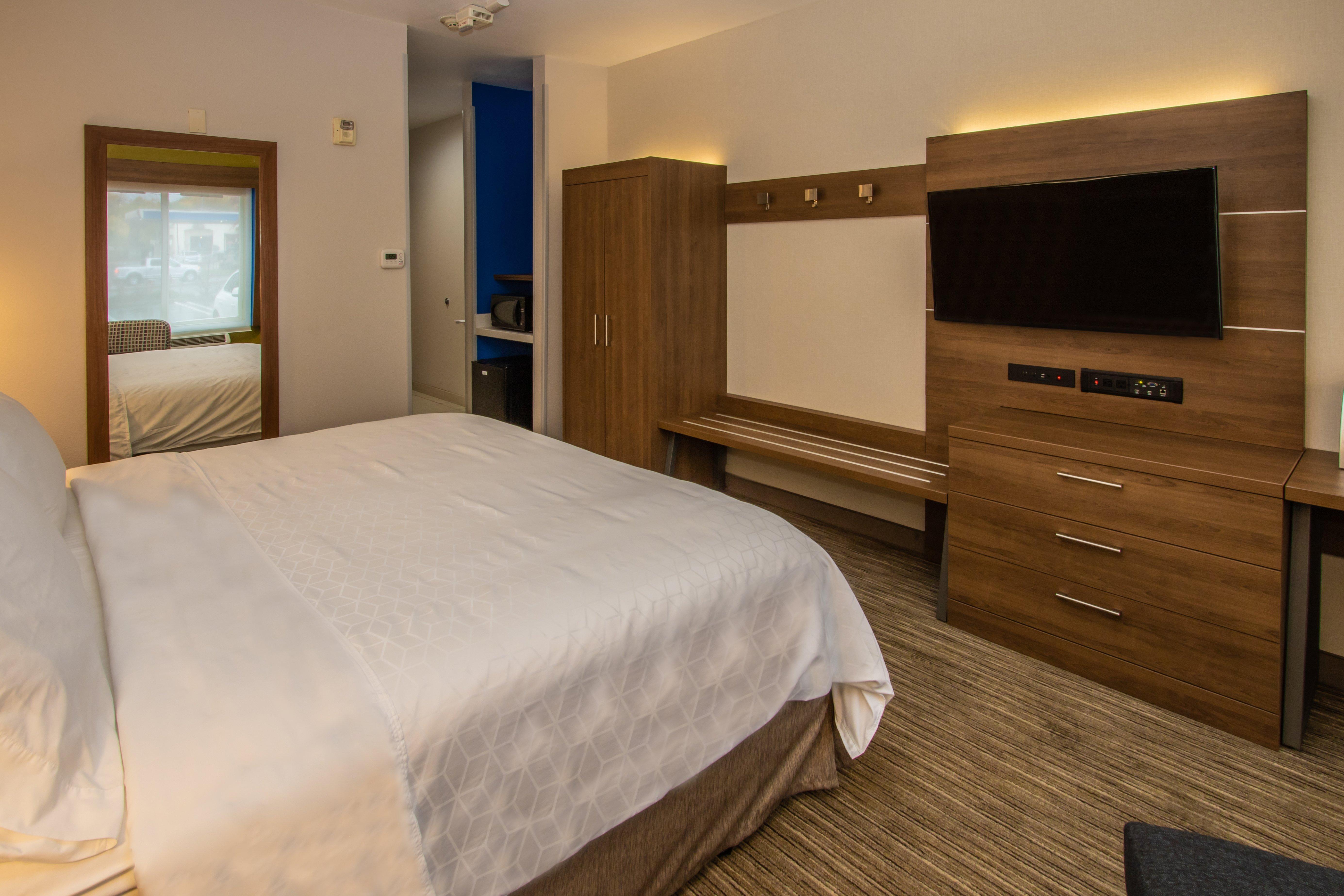 Holiday Inn Express Hotel & Suites Roseville - Galleria Area, An Ihg Hotel Bagian luar foto