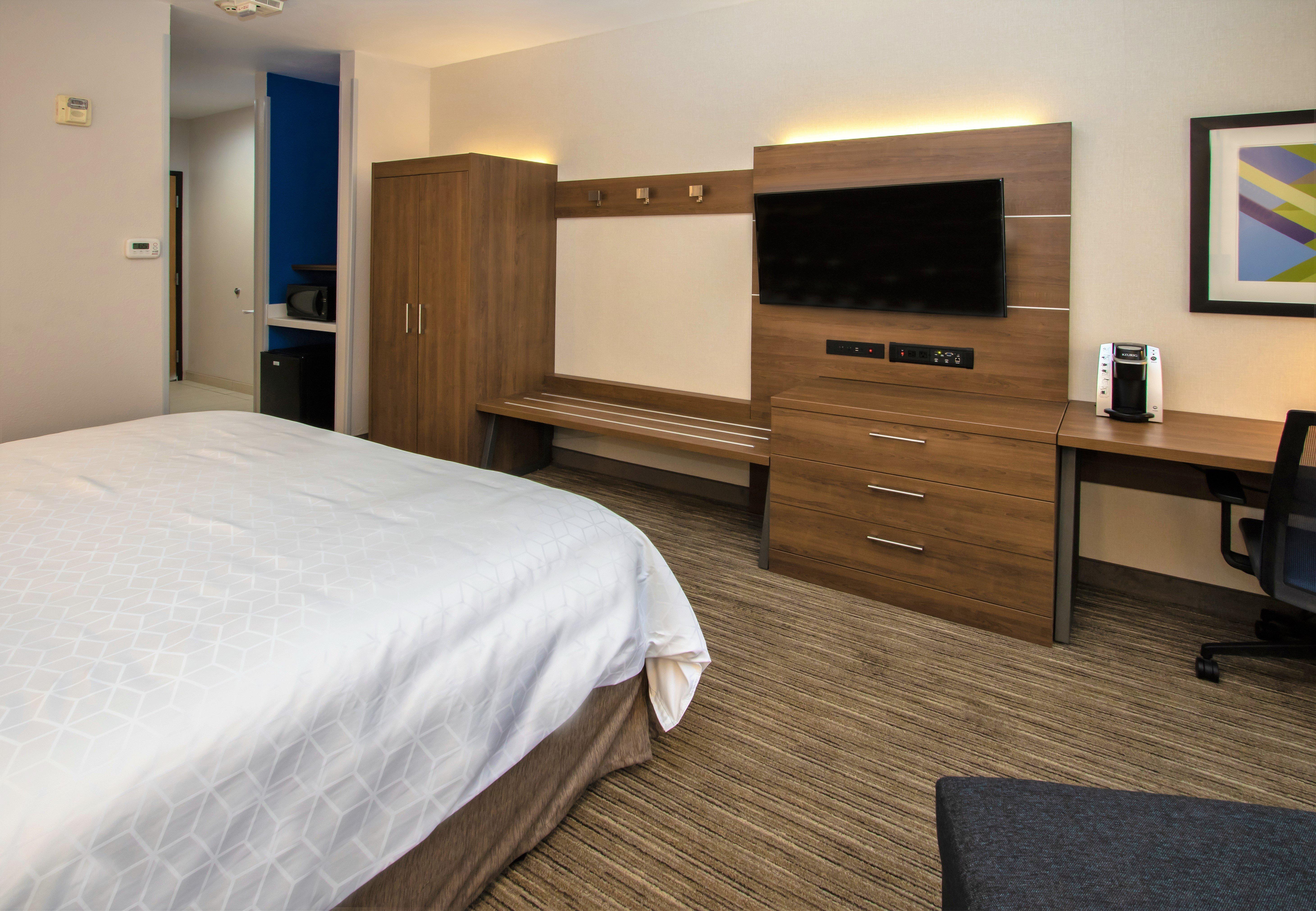 Holiday Inn Express Hotel & Suites Roseville - Galleria Area, An Ihg Hotel Bagian luar foto