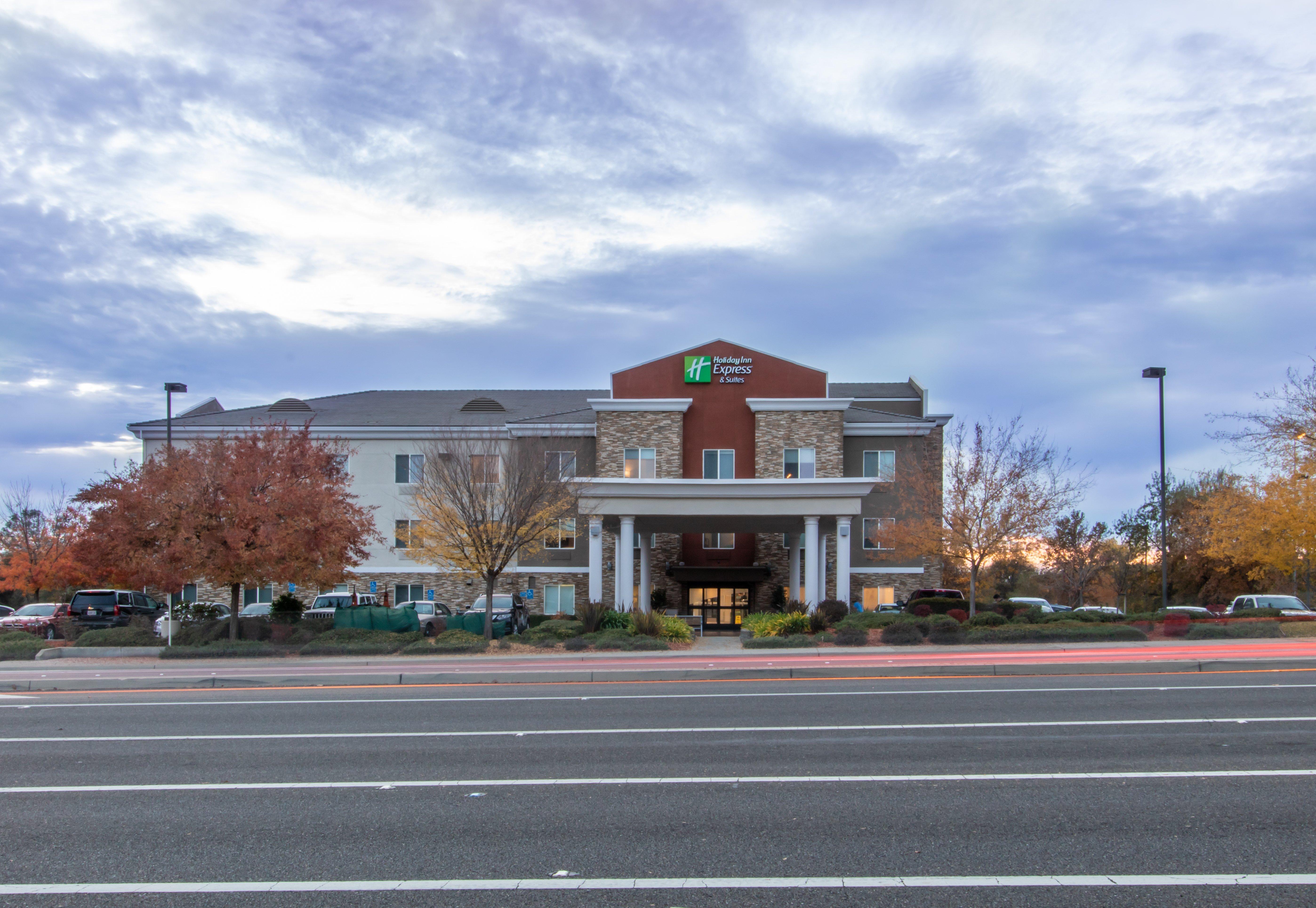 Holiday Inn Express Hotel & Suites Roseville - Galleria Area, An Ihg Hotel Bagian luar foto