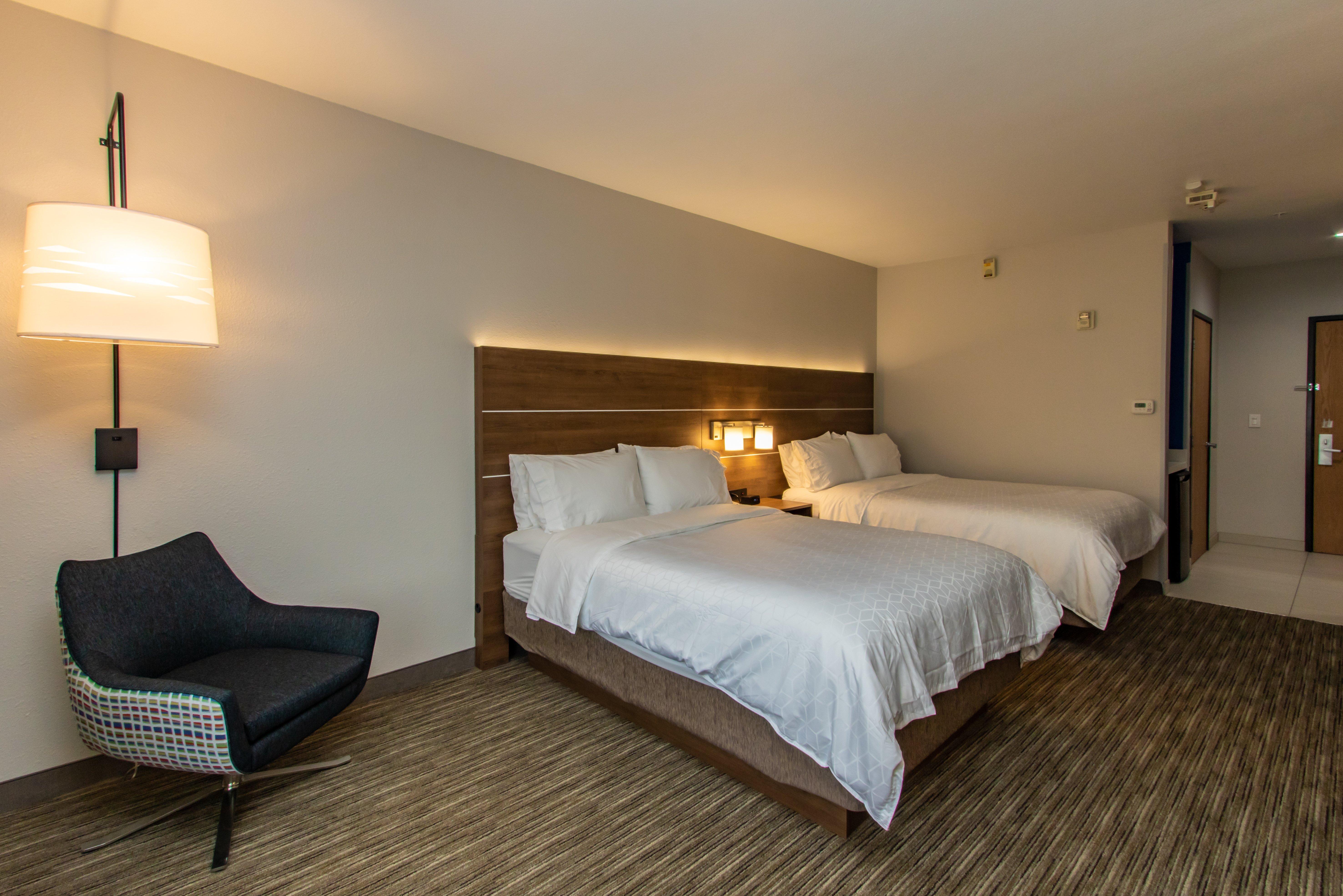 Holiday Inn Express Hotel & Suites Roseville - Galleria Area, An Ihg Hotel Bagian luar foto